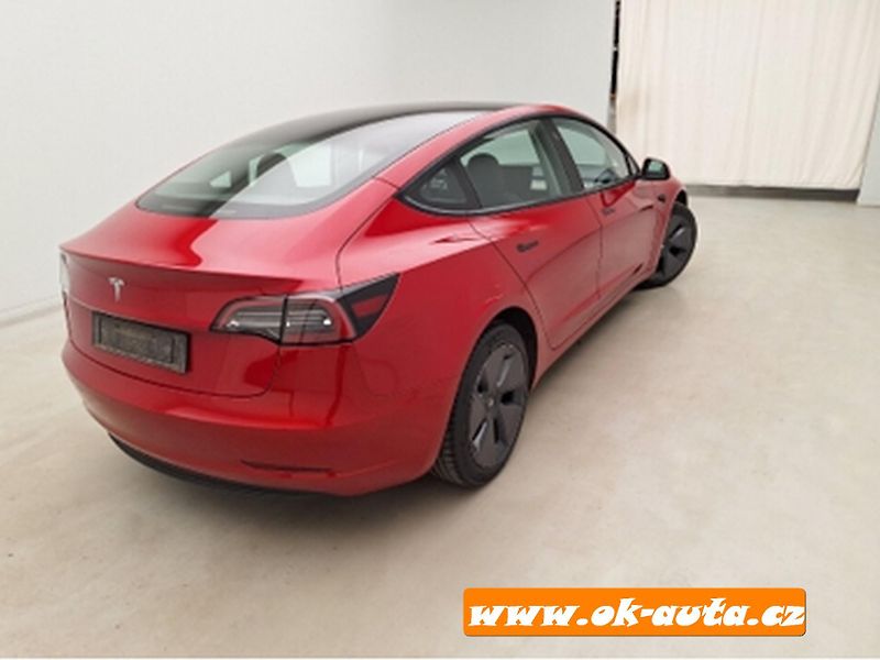 Tesla Model 3 STANDARD RANGE PLUS 2023 - fotka 5 z 10