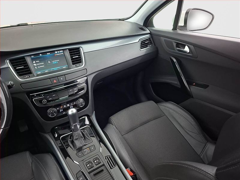 Peugeot 508 (2017) 2.0 BlueHDi, Automat, Kůže - fotka 8 z 22