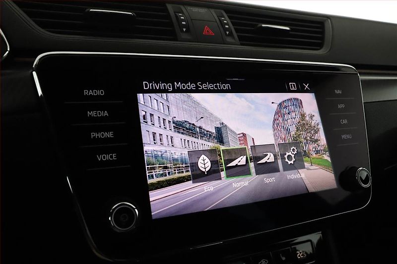 Škoda Superb (2021) Sportline 2.0 TDI - fotka 14 z 18