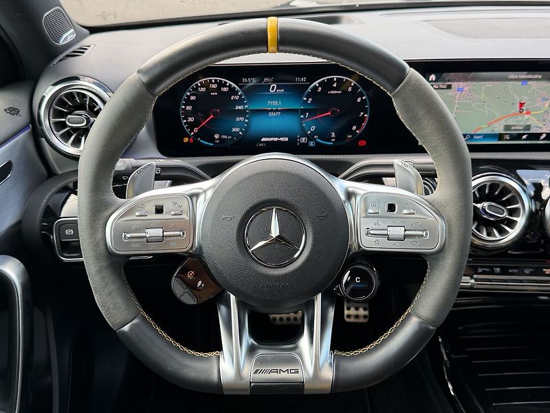 Mercedes-Benz Třídy A 45 AMG - fotka 18 z 40
