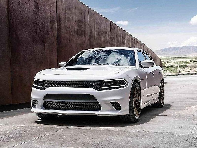 Dodge Charger SRT Hellcat.