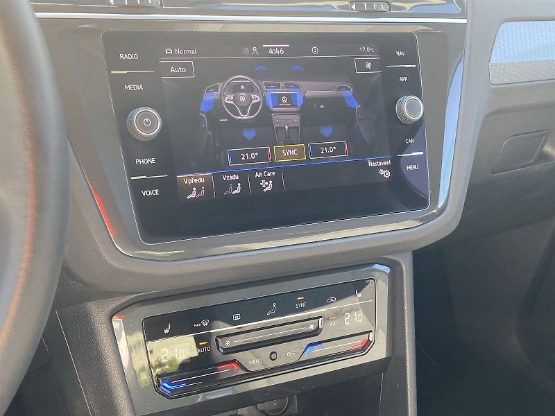 Volkswagen Tiguan (2021) 2.0 TDI 4Motion DSG Life - fotka 14 z 34