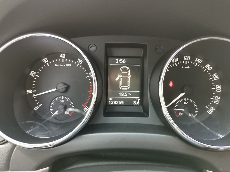 Škoda Yeti (2016) 1.2TSi 81kw Outdoor 1 majitel - fotka 12 z 25