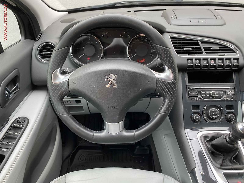 Peugeot 3008 (2014) 2.0 HDi, Allure, bixen, panor - fotka 11 z 17