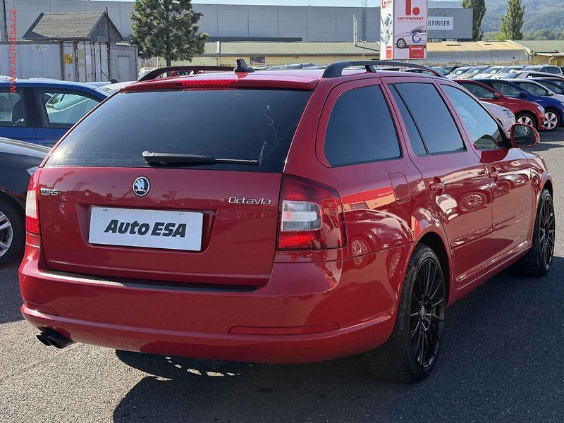 Škoda Octavia (2010) 2.0 TDi, DSG, STK5/28 - fotka 4 z 18