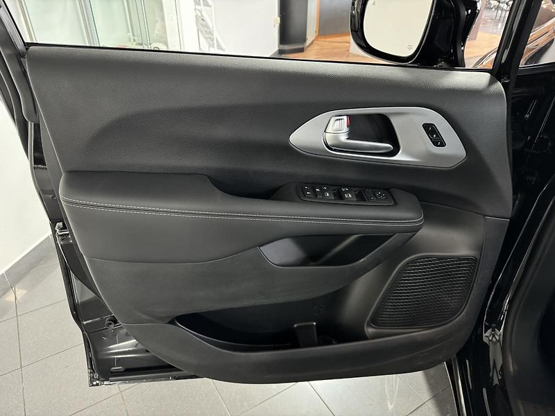 Chrysler Pacifica AWD Touring-L S-Appearance - fotka 10 z 55