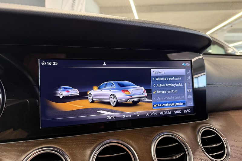 Mercedes-Benz Třídy E (2018) E 200d Exclusive - fotka 74 z 103
