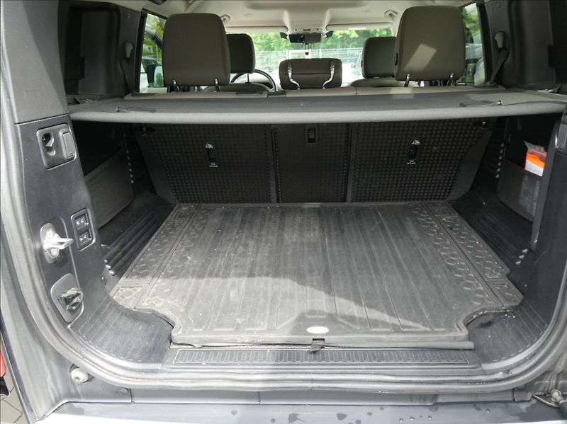 Land Rover Defender 3,0 D250 110 SE,1.maj,ČR,tažné - fotka 36 z 39