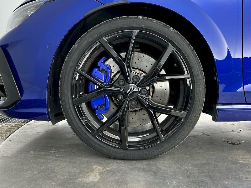 Volkswagen Golf (2025) R 2.0 TSI 245kW 4Motion DSG - fotka 35 z 36