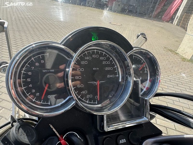 Moto Guzzi (2010) Breva 1100ABS 63kw 39t.km 3 ku - fotka 11 z 12
