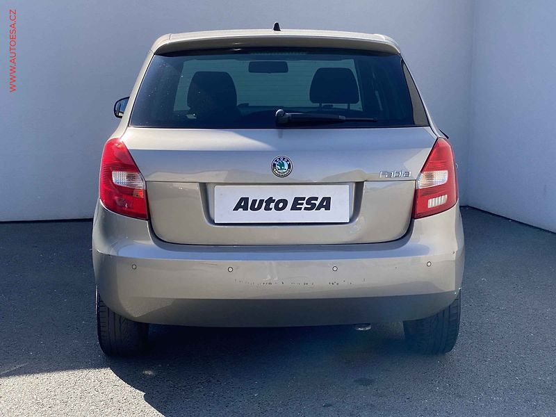 Škoda Fabia (2011) 1.2 TSi, Family, +kola - fotka 5 z 18