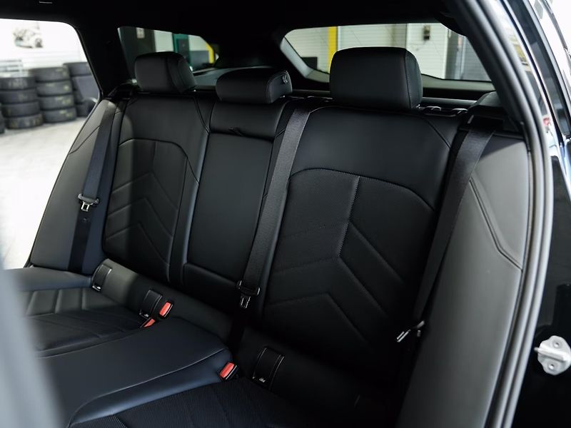 BMW Řada 5 520d xDrive M-Sport H/K ACC Ta - fotka 12 z 21