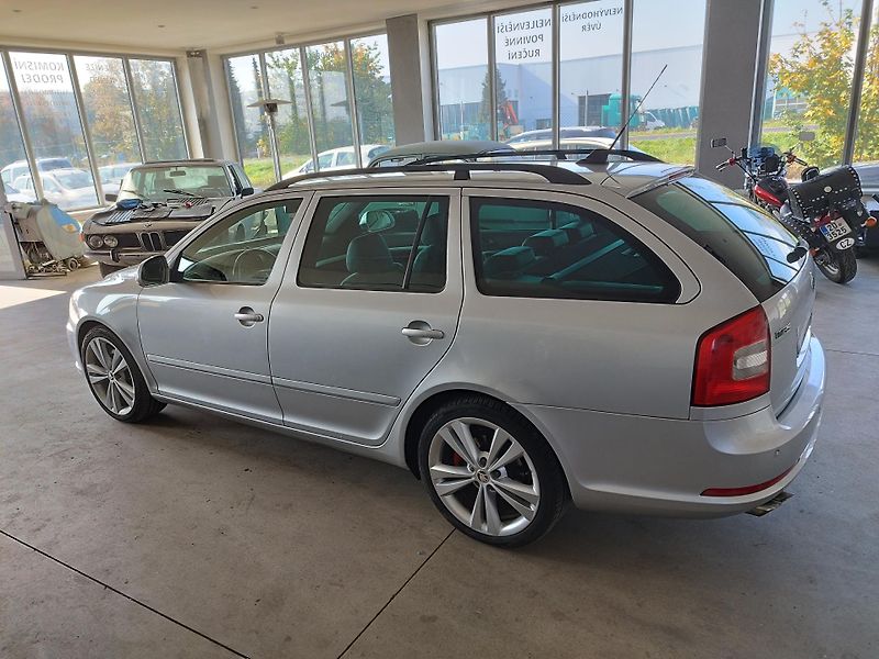 Škoda Octavia (2009) RS 2,0TDi 125 LED ALU SERVISKA - fotka 10 z 38