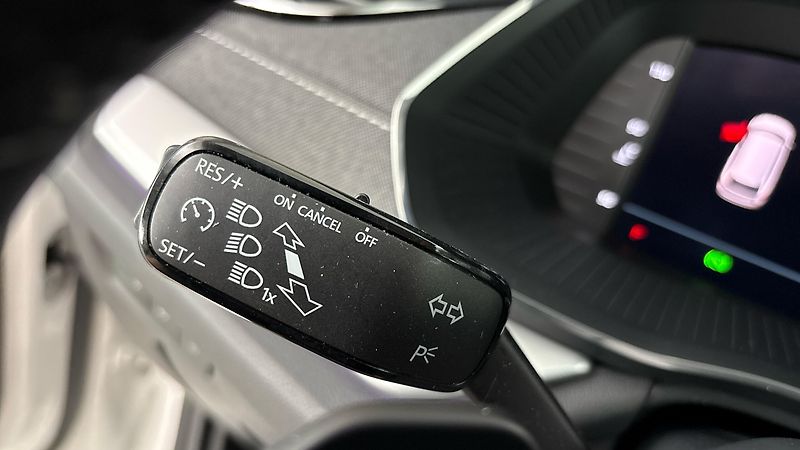 Škoda Octavia 2.0 TDI DSG Style Combi - fotka 14 z 27