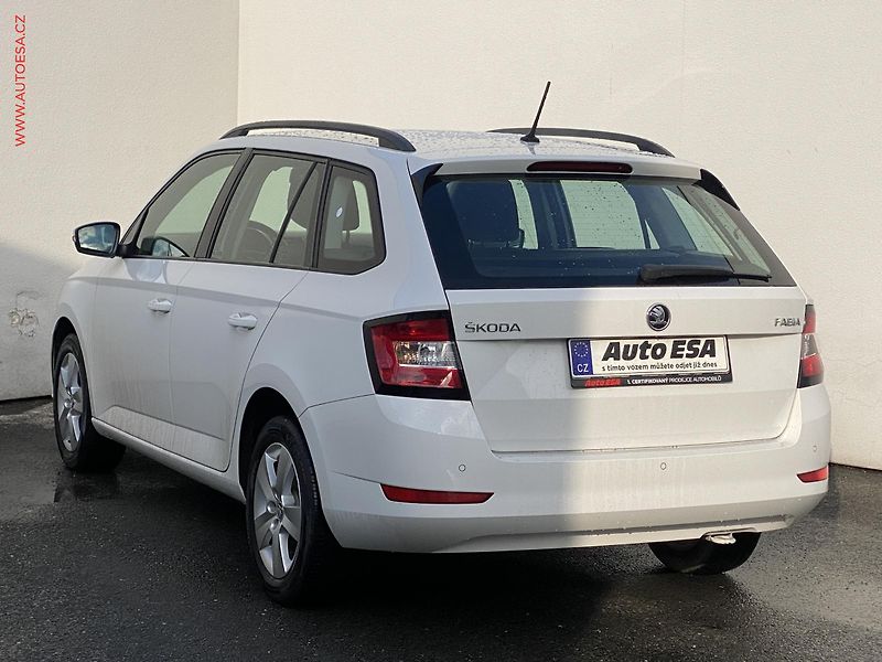 Škoda Fabia (2019) 1.0 TSi, ČR, Ambition, +kola - fotka 6 z 17