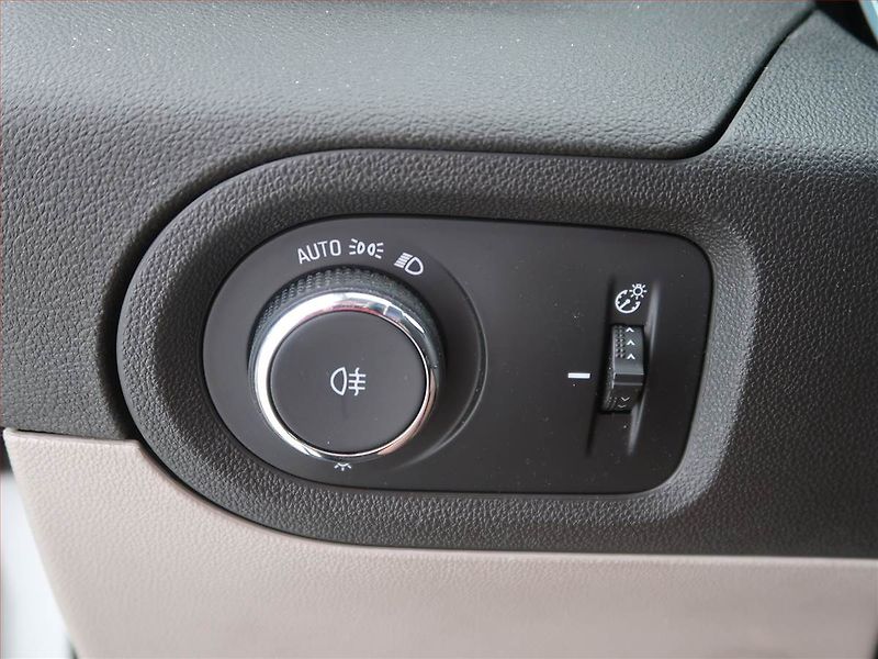 Opel Grandland X (2018) 1.2 Turbo, ČR,1.maj - fotka 14 z 14