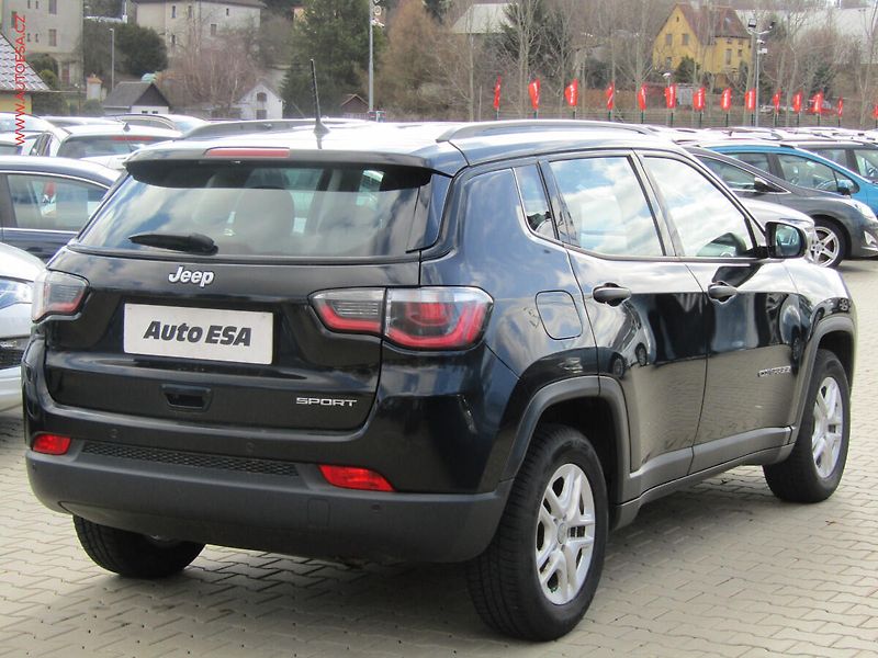 Jeep Compass (2020) 1.4T, ČR - fotka 4 z 17