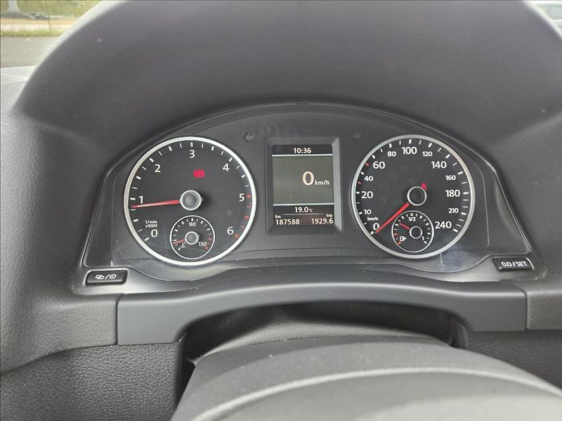Volkswagen Tiguan 2,0 TDI  4x4 - fotka 17 z 23