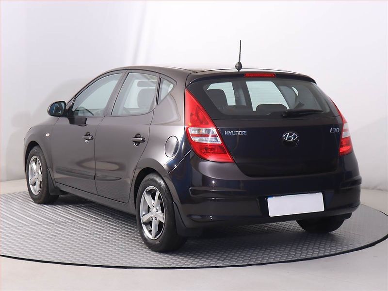 Hyundai i30 (2009) 1.4 CVVT, Serv.kniha - fotka 4 z 14