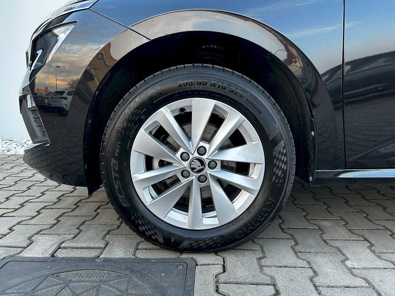 Škoda Kamiq (2025) 1.0 TSI 85kW MP6 Selection - fotka 31 z 33