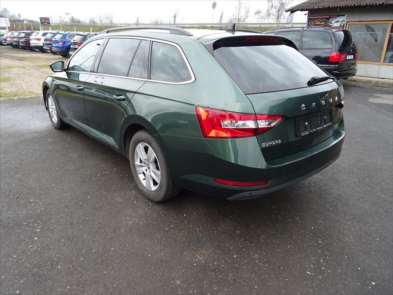 Škoda Superb 1,6 TDI 88 kW Automat - fotka 7 z 27