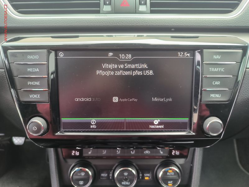 Škoda Superb (2017) 1.4 TSi, Style, bixen, panor - fotka 15 z 23