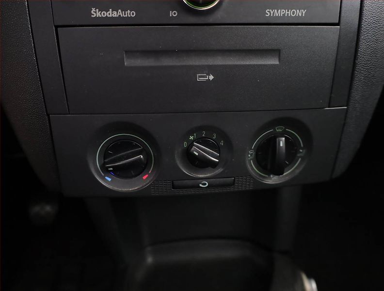 Škoda Fabia (2005) 1.2, po STK, oblíbený vůz - fotka 10 z 14
