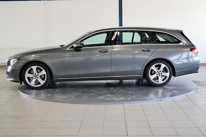 Mercedes-Benz Třídy E - fotka 3 z 37