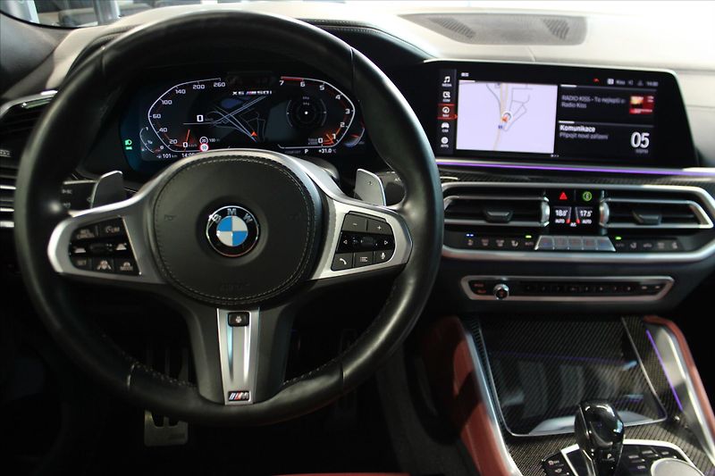 BMW X6 M50i xDrive adLED/360°/H&K - fotka 25 z 47