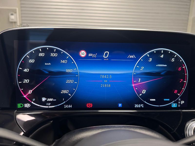 Mercedes-Benz Třídy E (2024) E450 4MATIC AMG CZ - fotka 11 z 15