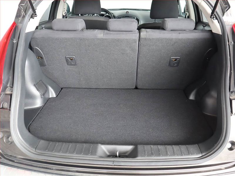 Nissan Juke (2011) 1.6 i, Serv.kniha, Tempomat - fotka 13 z 16