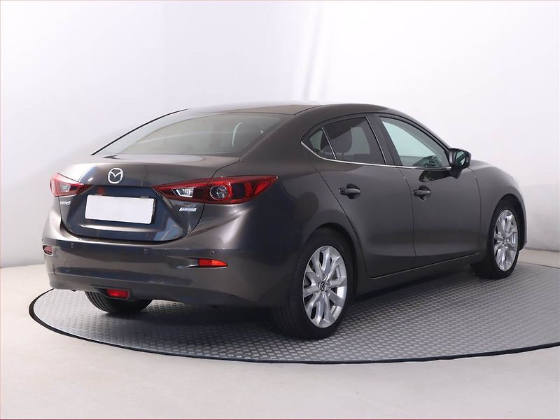 Mazda 3 (2015) 2.2 Skyactiv-D, Tempomat - fotka 5 z 19