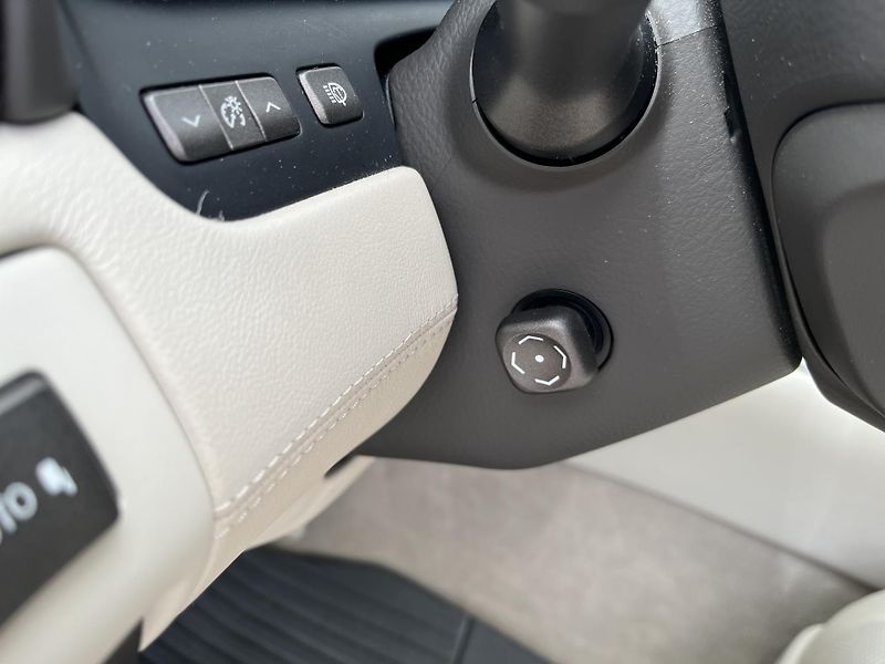 Lexus LS 600h 5.0 V8 Hybrid 1.Majitel ČR - fotka 36 z 38