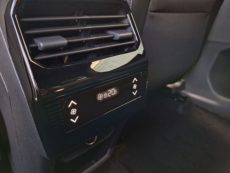 Peugeot 5008 (2026) ALLURE Hybrid 145 e-DCS6 - fotka 17 z 17