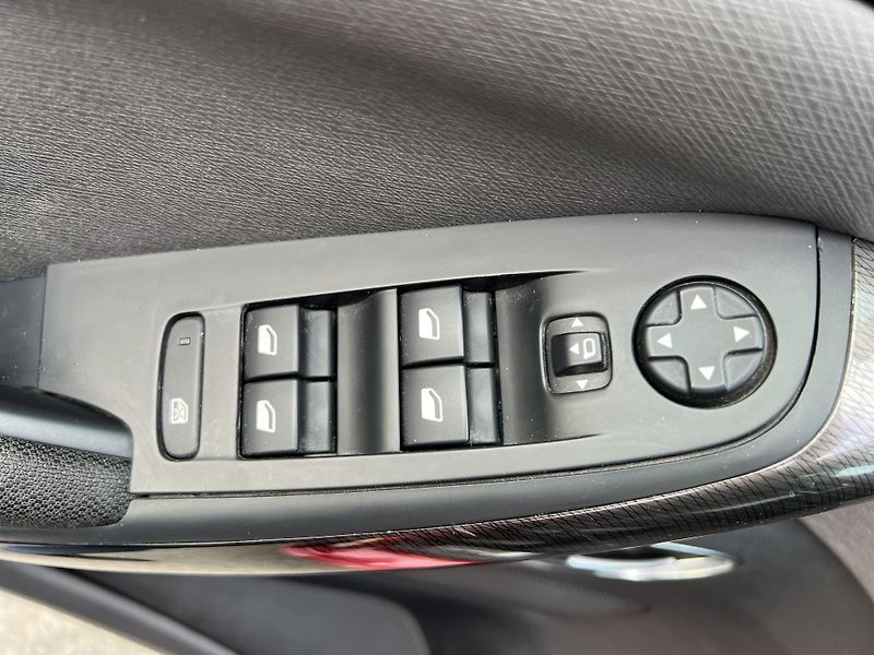 Citroën Grand C4 Picasso 2.0HDi 7MÍST KAMERA KLIMA ČR - fotka 12 z 49