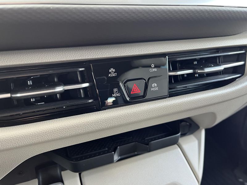 Volkswagen Multivan LONG 2.0TDI LIFE 7DSG 110kW - fotka 19 z 27