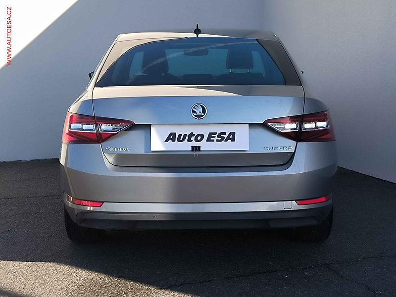 Škoda Superb (2016) 2.0 TDi, ČR, DSG, LED - fotka 5 z 23