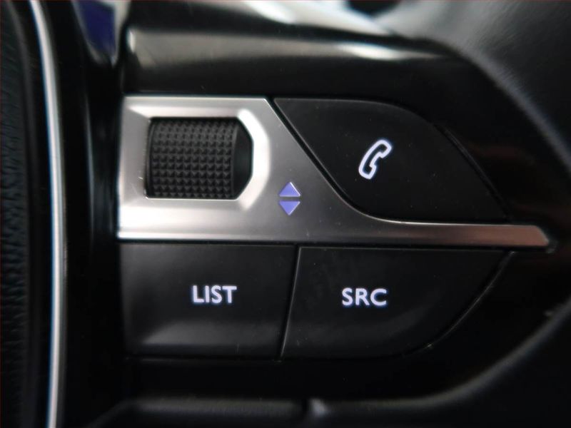 Peugeot 3008 (2018) 1.5 BlueHDi, Automat, ČR,1.maj - fotka 14 z 15