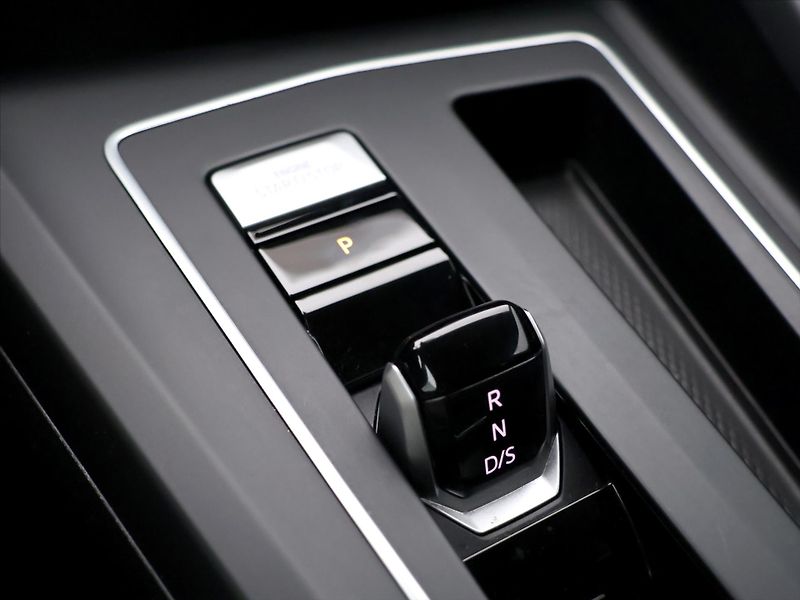Volkswagen Golf 1,5 1.5 TSI 110 kW DSG Variant - fotka 25 z 35