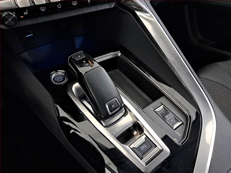 Peugeot 3008 (2021) 1.5 BlueHDi, Automat, ČR,1.maj - fotka 13 z 22