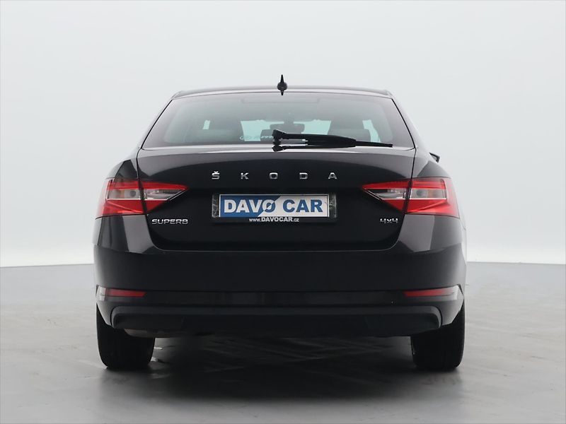 Škoda Superb 2,0 TDI 147kW Style 4x4 Kůže - fotka 6 z 35
