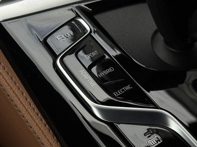 BMW Řada 5 (2022) 545e xDrive M Sport, DPH - fotka 38 z 56