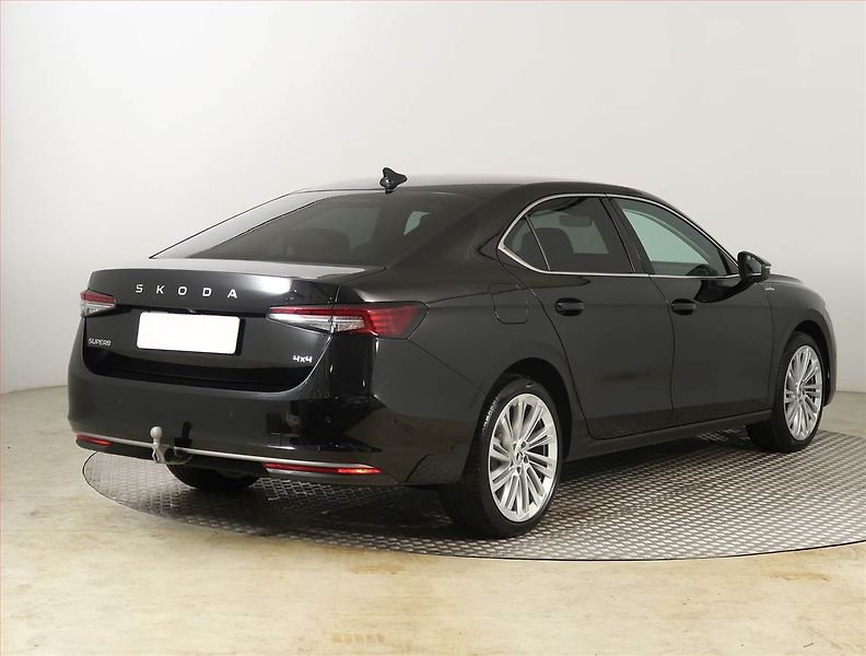 Škoda Superb (2024) 2.0 TDI - fotka 5 z 30