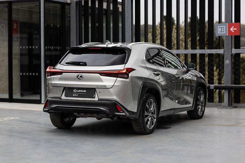 Lexus UX 250h 250H 2,0 HEV F SPORT DESIGN - fotka 4 z 22