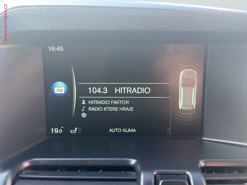 Volvo XC60 (2015) 2.0 D3, 2.maj,ČR, servis - fotka 14 z 23