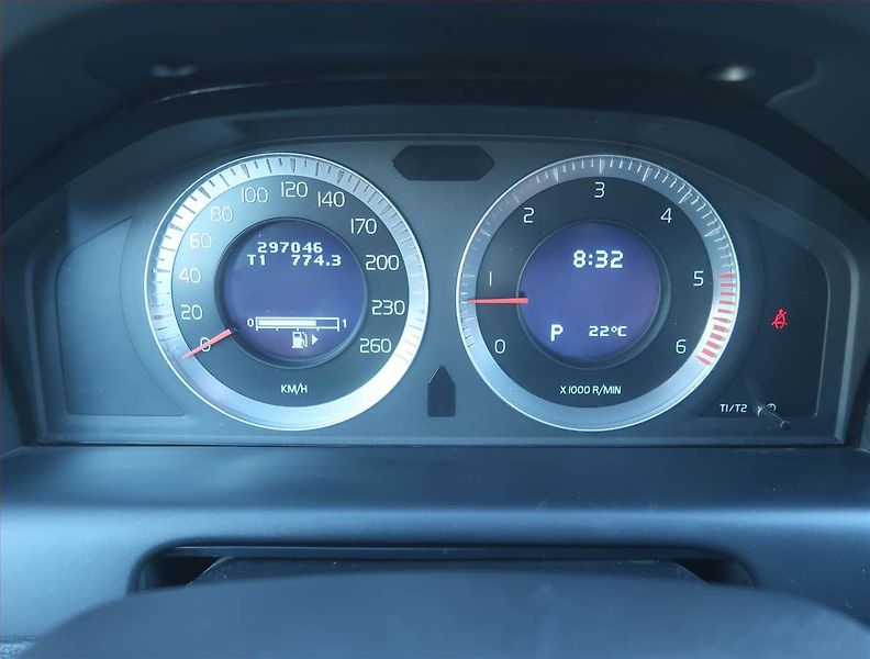 Volvo XC60 (2009) Kinetic D5, 4X4, Automat - fotka 11 z 15