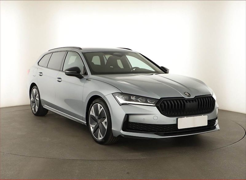 Škoda Superb (2025) 2.0 TDI, Sportline, Navigace - fotografie inzerátu