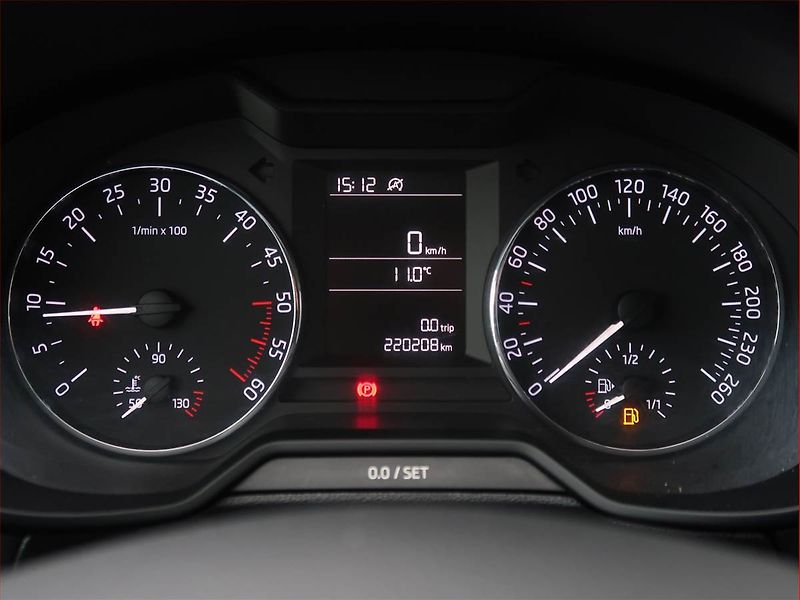Škoda Octavia (2016) Ambition 1.6 TDI, Tempomat - fotka 11 z 15