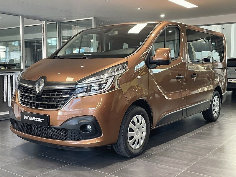 Renault Trafic (2021) Passenger L1 2,0dCi 145k 9míst - fotka 1 z 25