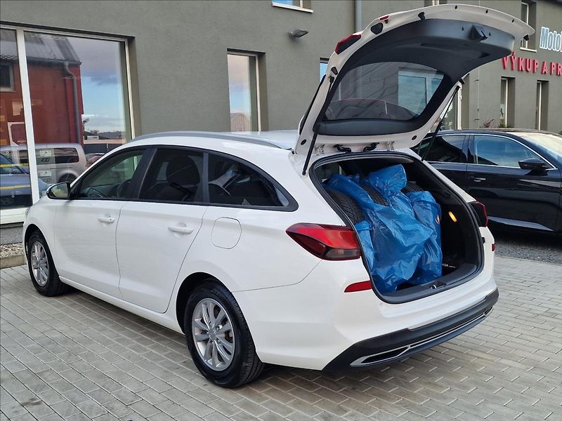 Hyundai i30 1.0 T-GDI Comfort,REZERVACE - fotka 39 z 50